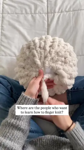 If you’re someone who wants to learn how to knit, I got you covered!  I love getting to teach others how to finger knit and share the joy of learning something new! Whether you’re learning for the first time or learning a new pattern, there’s always something new available!  #chunkyyarn #DIY #learn #hobby #yarn #fingerknit #handknit 