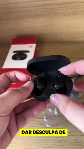 🚨 Seu fone da feira já morreu de novo? Tá na hora de enterrar e evoluir! 🎧 Chegou o Airdots Redmi, o fone que até parece caro… mas custa menos que uma pizza! 💡 Tem LEDzinho que mostra a bateria (pra você não dar desculpa de “acabou a carga”) 🧏‍♂️ Se encaixa tão bem que até sua orelha vai agradecer! 💸 Só R$29,99 e frete grátis… 🎁 E ainda vem com aquele ar de “tô vencendo na vida”! ➡️ Clica em “COMPRAR AGORA” e vira a pessoa chique da fila do ônibus. #tiktokshopchegou #tiktokshop #fy 