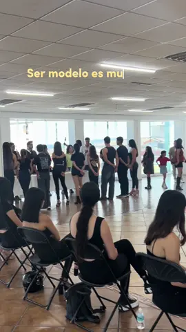 vloguerita era 🗣️ #model #Runway #workshop #modellife #fotopose #expresioncorporal #xalapa 
