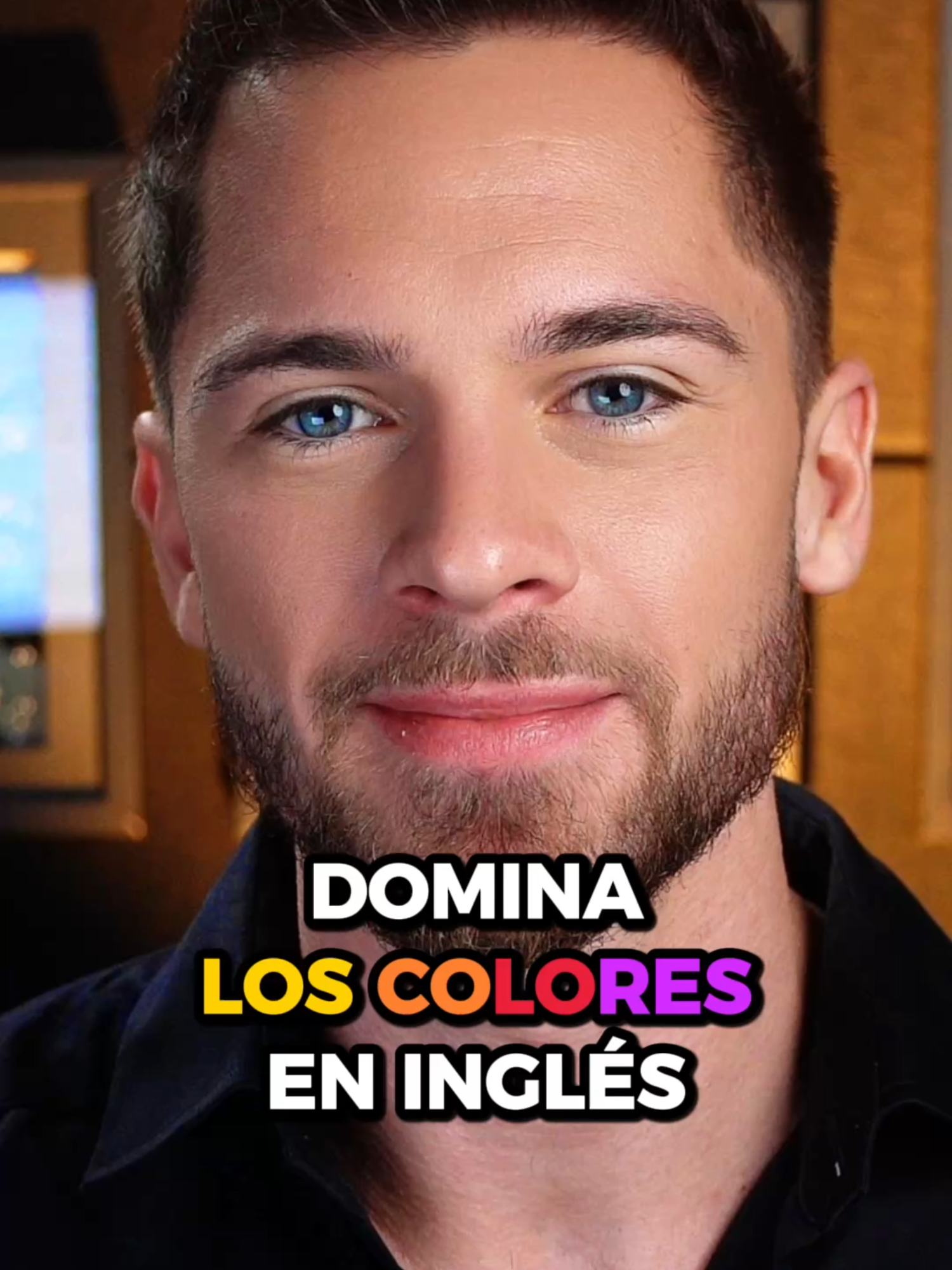 Los colores en inglés [+Tip de pronunciación]⁣ ⁣ Mi querido amigo, no basta con saber los colores básicos en inglés… también debes saber pronunciarlos bien.⁣⁣ ⁣ 🔴 Red: /rɛd/ – The apple is red.⁣ 🔵 Blue: /bluː/ – The sky is blue.⁣ 🟢 Green: /ɡriːn/ – The grass is green.⁣ ⁣ Y aquí va el verdadero tip: ⤵️⁣ ⁣ Para pronunciar la 
