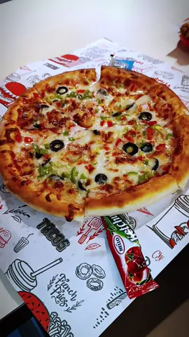 #بيتزا  مطعم كيو تشكن  بغداد المحمودية قرب فلس ونص  07771840998 07869935525 07516102099 #معجنات #بغداد_بصرة_موصل_الكويت_الخليج_دبي_  #الزوراء 