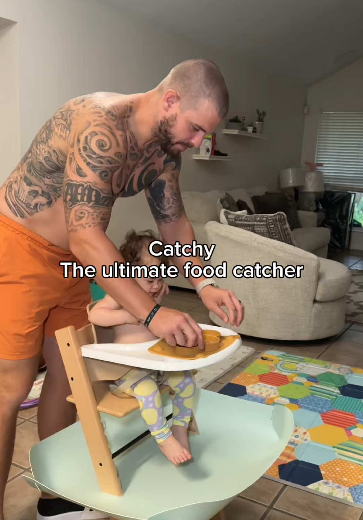 @Catchy is an item that every parent with kids eating in high chairs need. 👶🏻 No wasted food 🥘  Easy cleanup  Easy assembly  Reoffer food Pressure free positive meal times Grab yours now at catchycrew.com • • • • #catchy #clean #mrclean #ocd #fyp #highchair #food #baby #infant #foodfight #cleanup #catchycrew