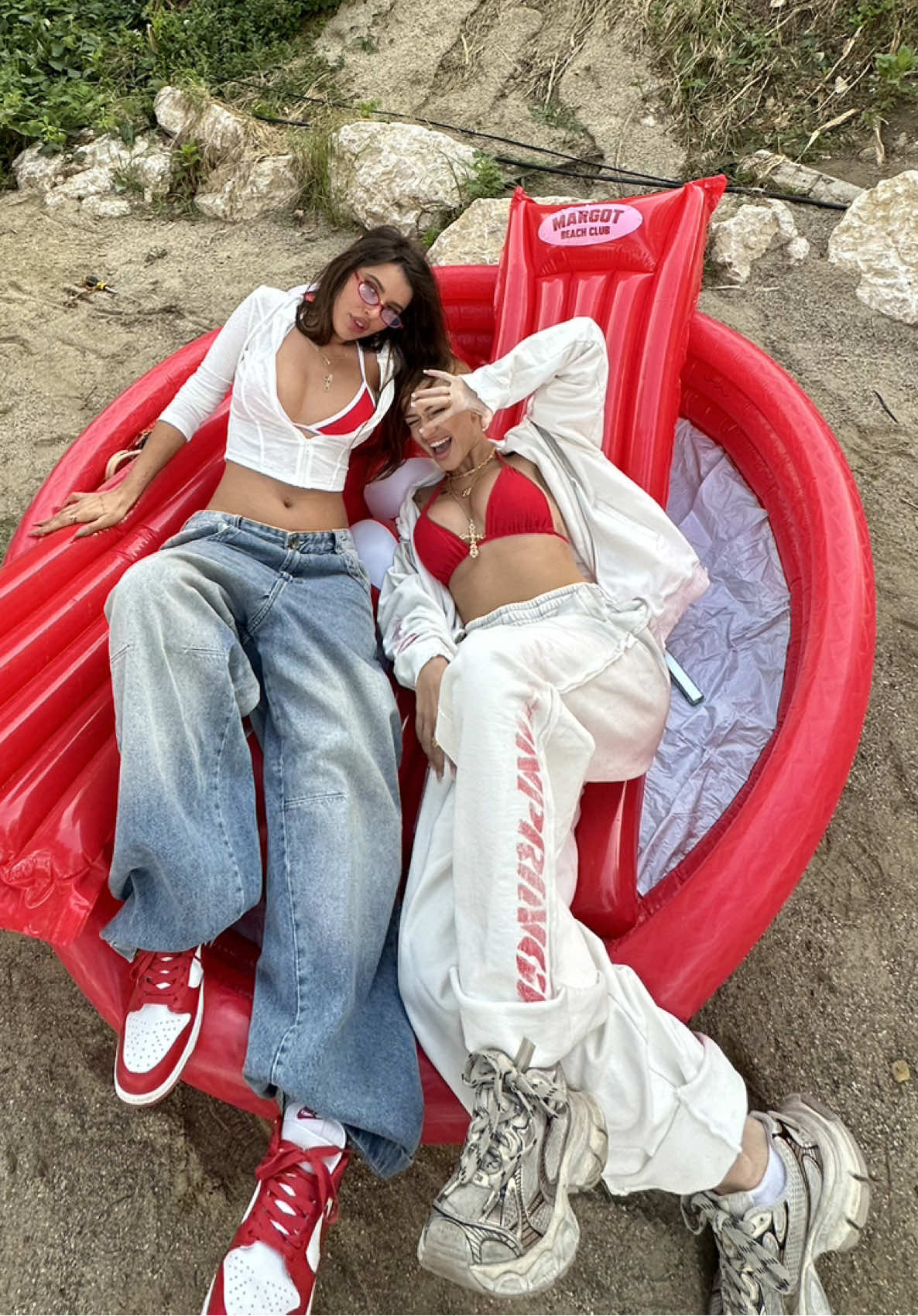 Vino cu noi la #ElectricCastle! Inscrie-te in promoția @Burn Energy și poți câștiga bilete la festival 🔥+18