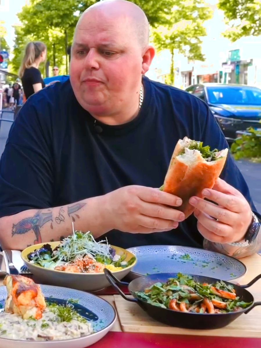 Dieses #Sandwich überrascht extrem #Köln #streetfood #kebabland  @MAX 