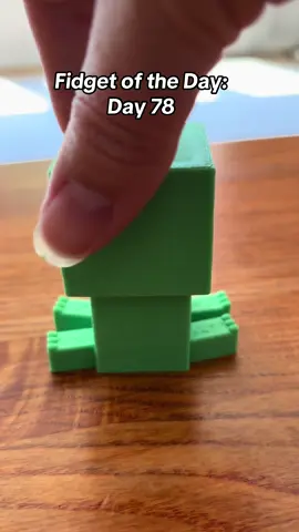 Glad this creeper won’t go BOOM #fidgettoys #creeper 