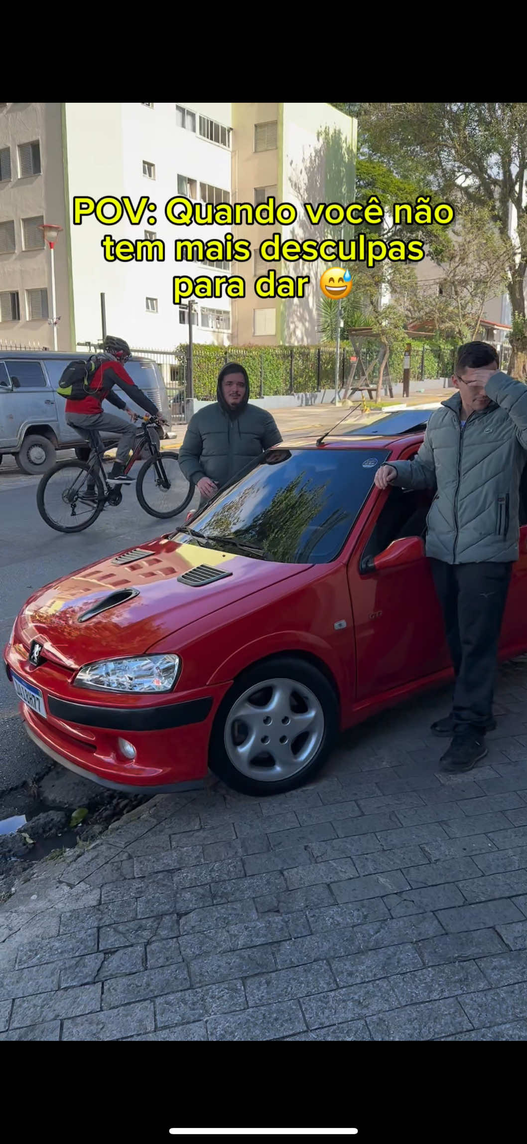 A gente tenta de tudo para dar uma voltinha, não?! Dessa vez deu certo! 🤣 #carro #lasanha #turbo #fyp #carros #antigo