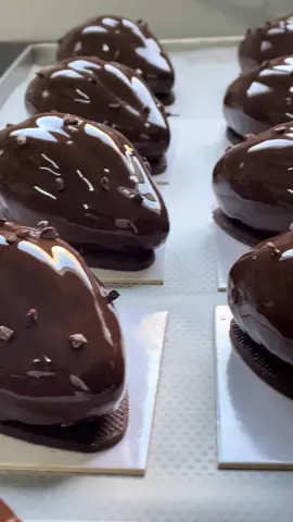 #cabosse #abdoufertakipastry #pastry #pastrychef #pastry#pastryart #pastrylover #pastrylove #pastryart #pastrylover #parejas #patisserie #gatoux #chocolat #vilichocolate #cacao #consatntine #algeria #qater #dubai #constantine25 #paris#fyp #