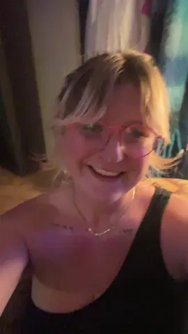 an honest review of my first free sample from the tiktok shop…Vacation by Vacation!! (sponsored post) #perfume #scenttok #TikTokShop #freesample @Vacation Inc. 