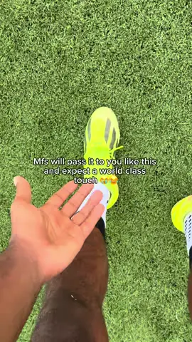 #foryoupage #viral #athlete #soccerplayers #relatable #footballtiktok #soccerboy #xyzbca #soccertiktok #passing #funnyvideos #touch #expect #footballers 