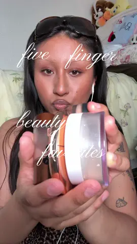 amigasss!! @Toni Bravo created the cutest favorites trend and i wanted to hop on!! (i will be starting monthly favs as well just maybe next month lol) #favorites #beautyfavorites #fivefingerfavorites @Charlotte Tilbury @DanessaMyricksBeauty @makeupbymario @Bobbi Brown @NYX Professional Makeup @Pat McGrath Labs 