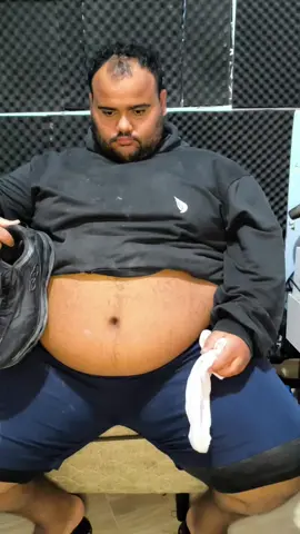 estou com 235 kg e não consegui colocar o tênis para ir na academia