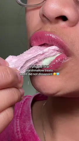 So good 🥺💕 #marshmallow #swedishcandy #candies #gummies #snacks #swedishmarshmallows 