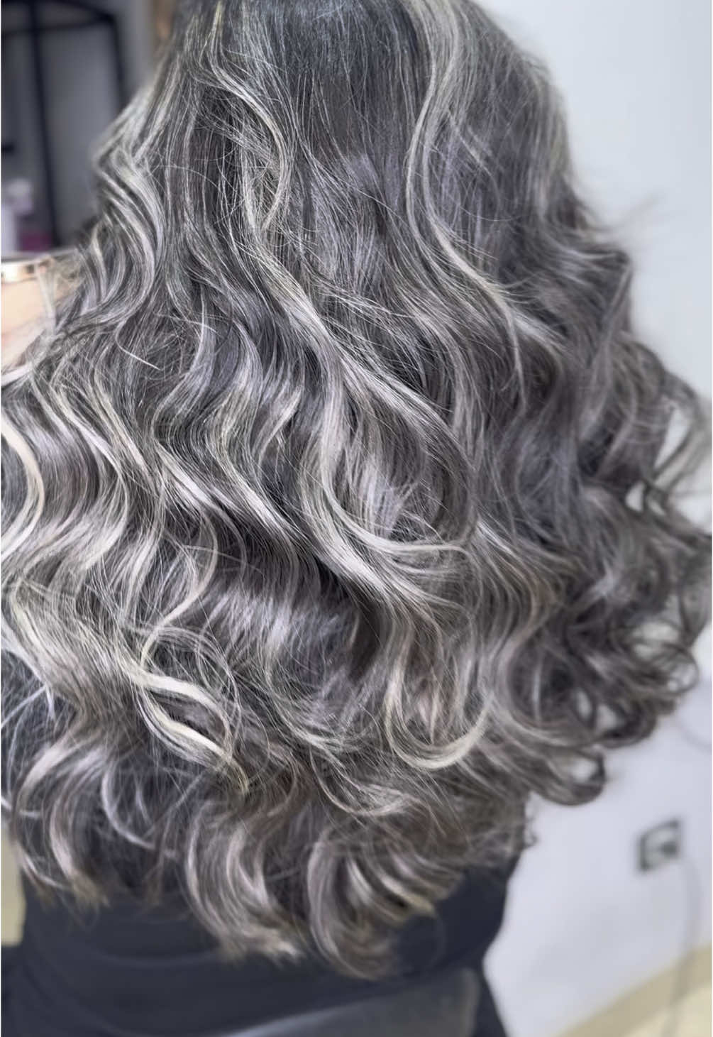 اخيرا black and silver  ع شعر طبيعي. 100٪؜عنواني. بيروت برج ابي حيدر. رقمي. بالبايو حكوني بس مسج واتس اب#lebanon🇱🇧 #fypシ゚viral #black#silver#trendingtiktok #silverhair #haircut #hairtutorial 