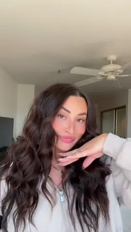 stop that right now!! 🫶🏼 #heatlesscurls #healthyhair #overnightcurls 