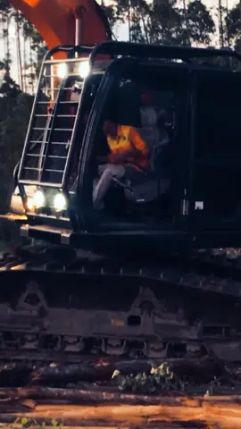 laki laki dengan main nan nya @TREND TIKTOK @King visca 👑 @Fito Ocil @yosep0456 @agungp.n 🥰@Cin✨ 