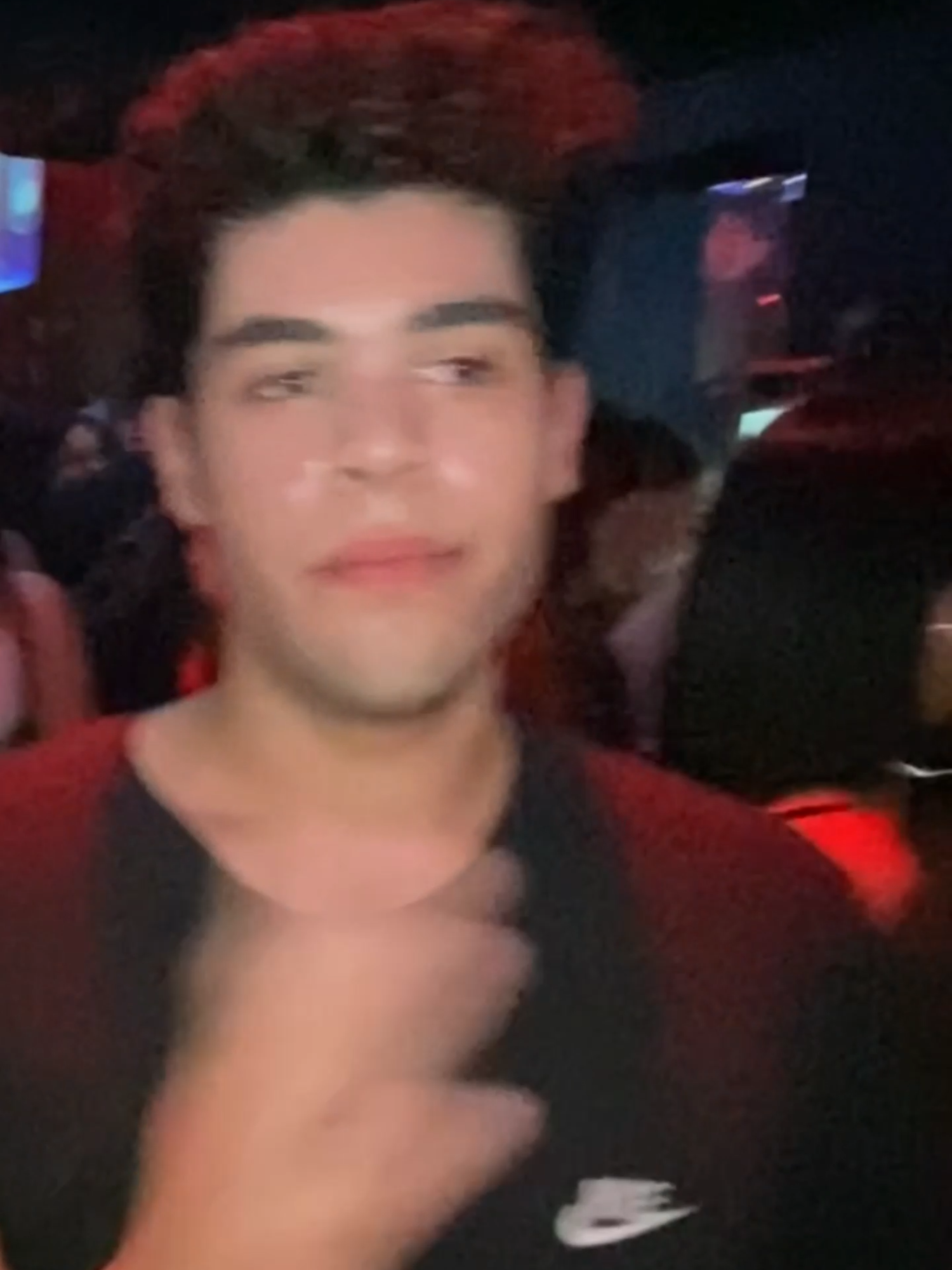 NO AGUANTO EL OLOR A LA DISCO!