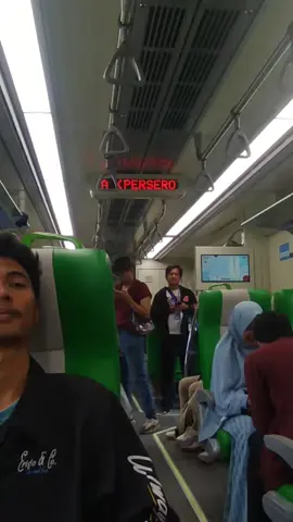 bagaimana seseorang dapat merasa sepi dan kehilangan meskipun berada di dalam kondisi yang baik-baik saja.  #keretaapiindonesia #keretaapikita #fyp #fypage 