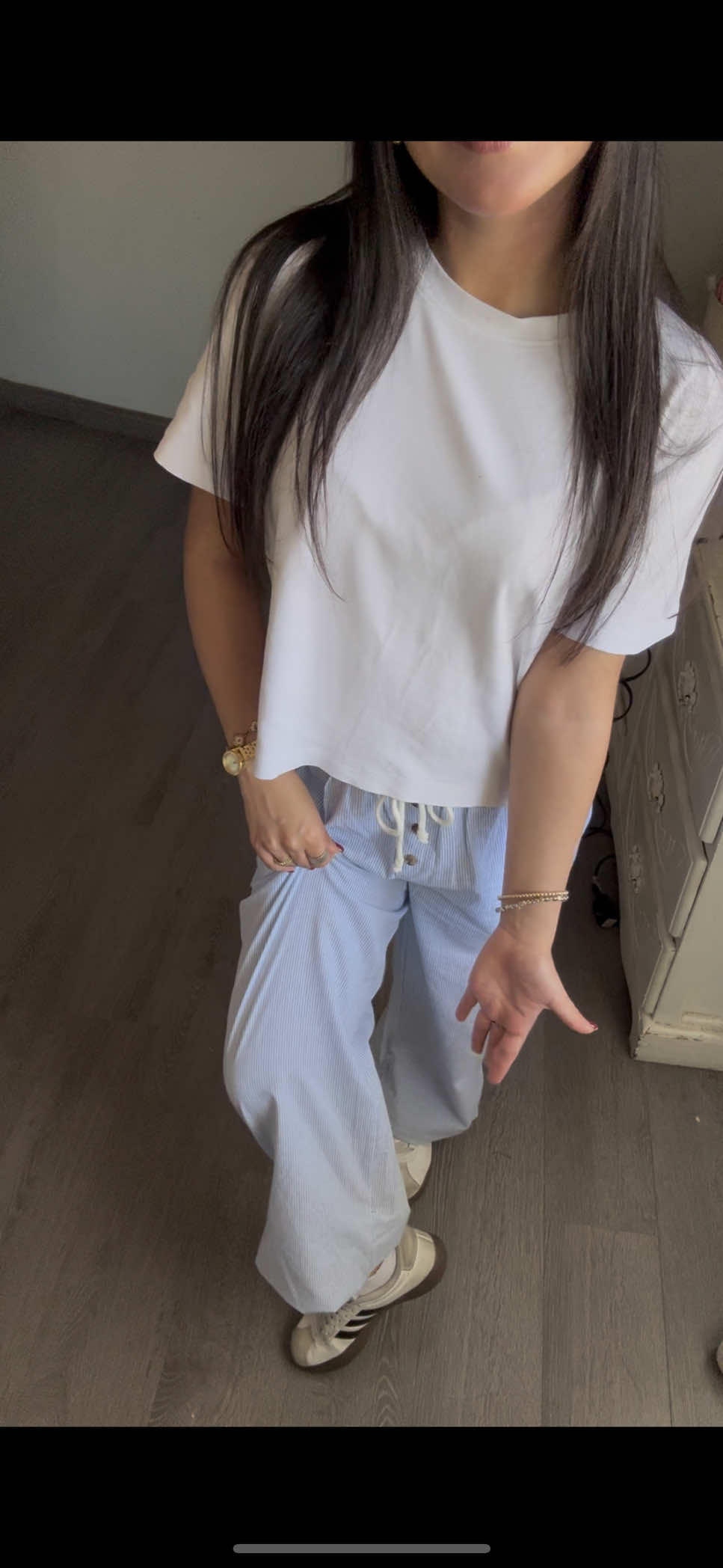 Hoy tenía ganas de andar de más de cómoda 🫦🫦 #fypp #fyp #girls #outfit #outfitcheck #fitcheck #lookdeldias #comodayfresca 