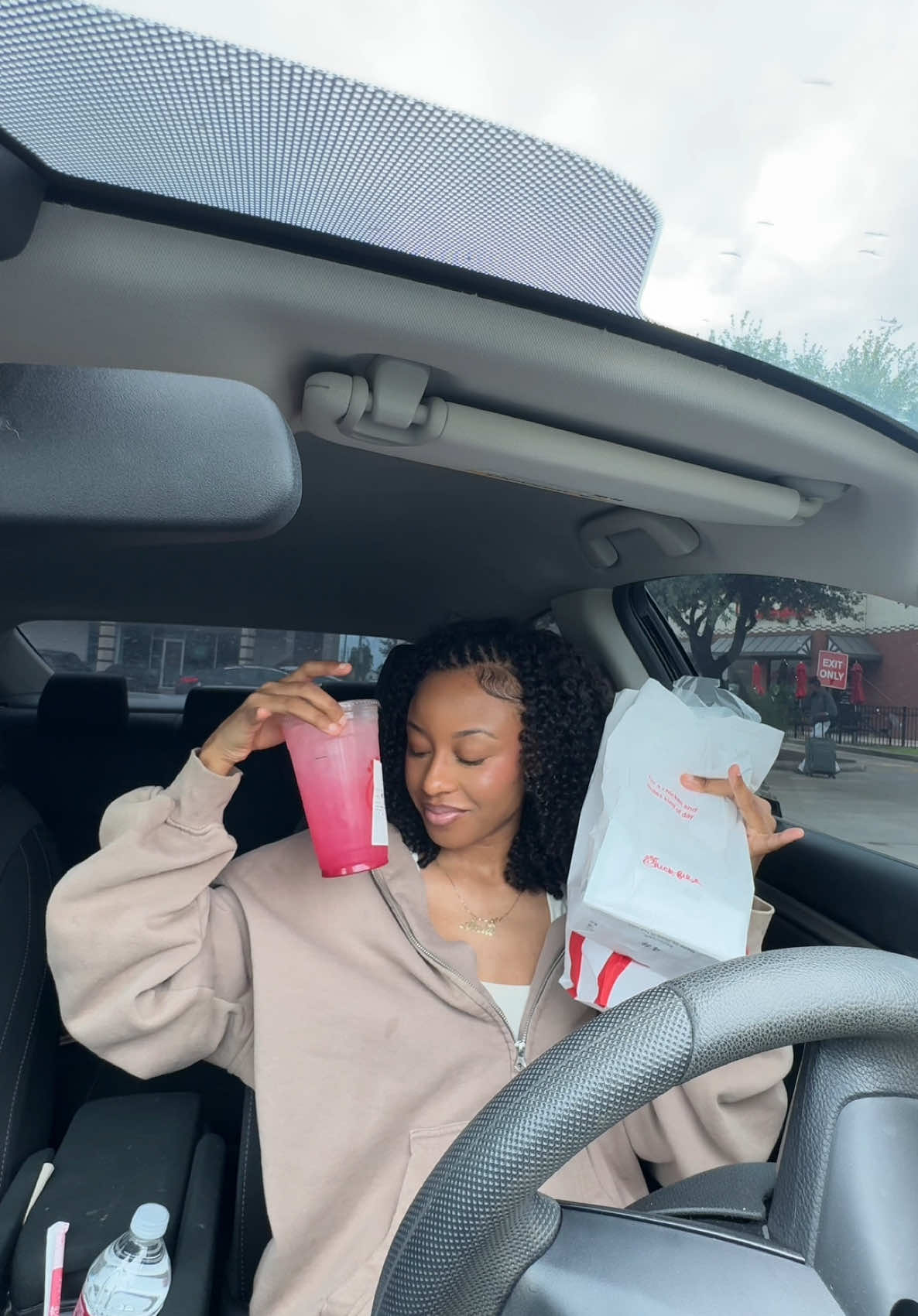 finally tried the viral chick fil a kale crunch salad hack it was honestly pretty good #dayinmylife #Vlog #houstoninfluencer 