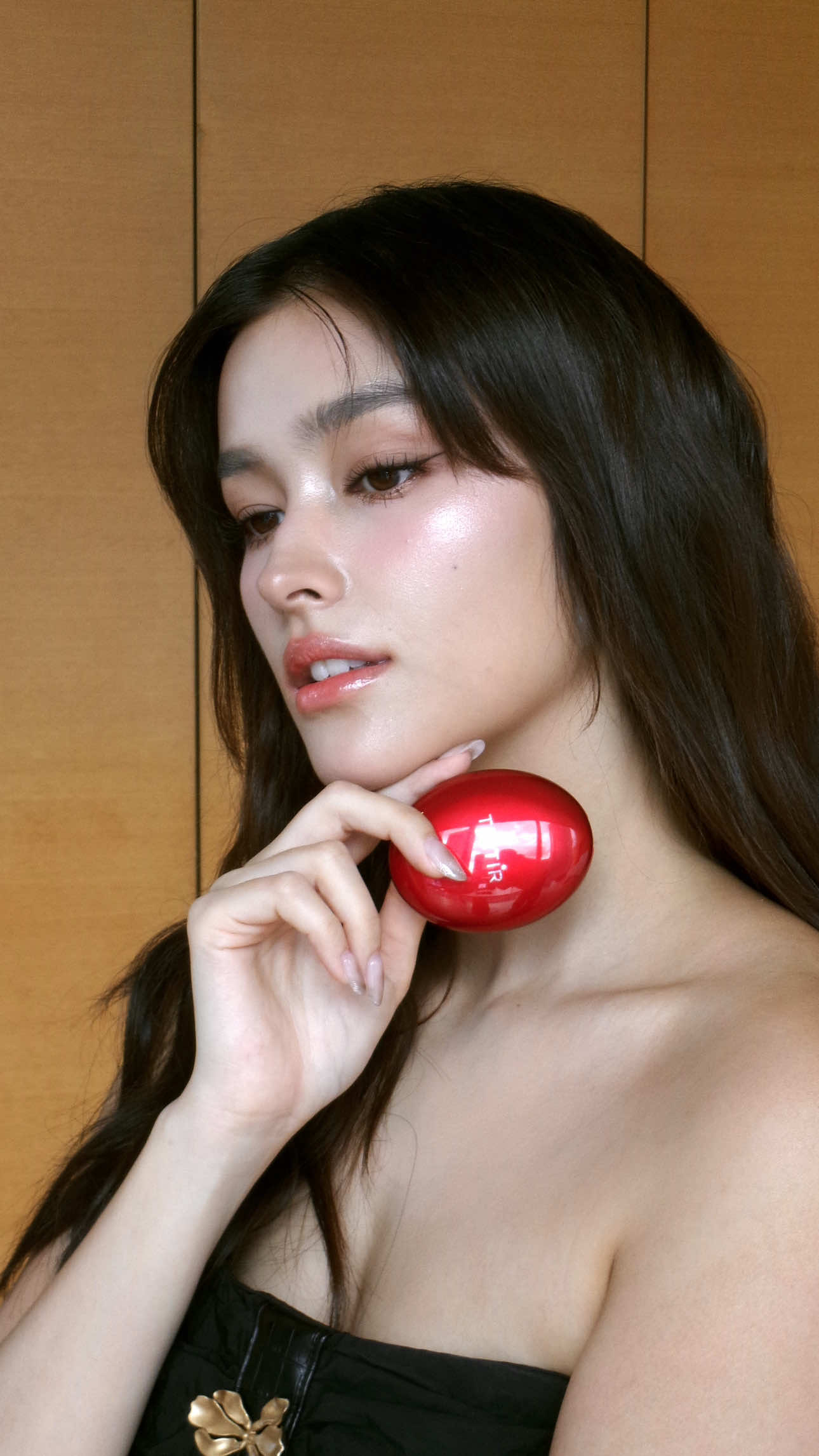 It’s technically a work trip… but when you’re in a country you love and your skin’s glowing thanks to TIRTIR’s Red Cushion, it hardly feels like work at all. @TIRTIR Inc.  #tirtir #tirtirpartner #tirtircushion #redcushion #cushionfoundation 