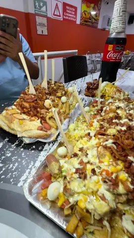 Comida rápida extra cargada en @comidasrapidasjuan 🤩 En este lugar ustedes encontrarán mucha variedad, pero siempre que voy pido sus opciones xl para compartir 👌🏻 . Ustedes ya han ido ? Como ha sido su experiencia? Los leo…  📍Belen Villa aburra CRA 81#32-312 #comidarapidaenmedellin 