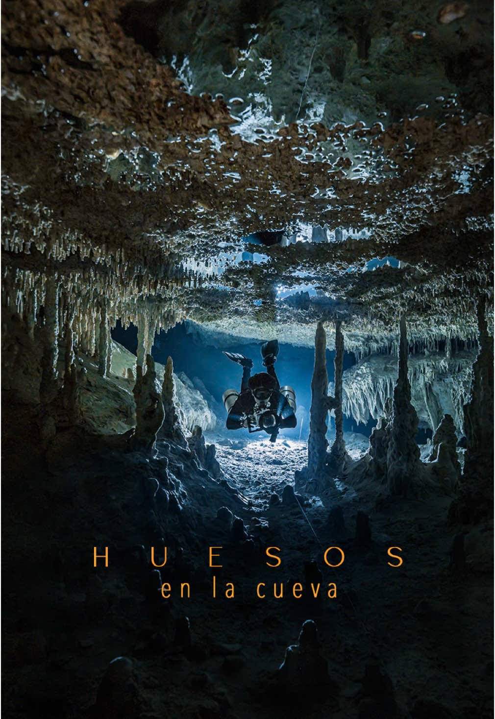 Lamentablemente el saqueo de cuevas submarinas sigue existiendo en nuestro país, muchos buzos toman estos hallazgos como ‘trofeos’ y se lo llevan a casa.  @divewells y @demian.underwater me llevaron a conocer este lugar, el cual ha sido visitado en otras ocasiones y, al igual que muchos otros casos, otros buzos de cueva se llevaron el cráneo como souvenir.  Estos restos todavía se puede encontrar en las cuevas de Quintana Roo, y es responsabilidad de todos cuidarlos y que solo buzos con experiencia/ en un ambiente controlado puedan acceder a estos lugares. Siempre con el completo respeto y cuidado. Foto de portada: @divewells  #scuba #Outdoors #cavediving #diving #tulum #mexico 