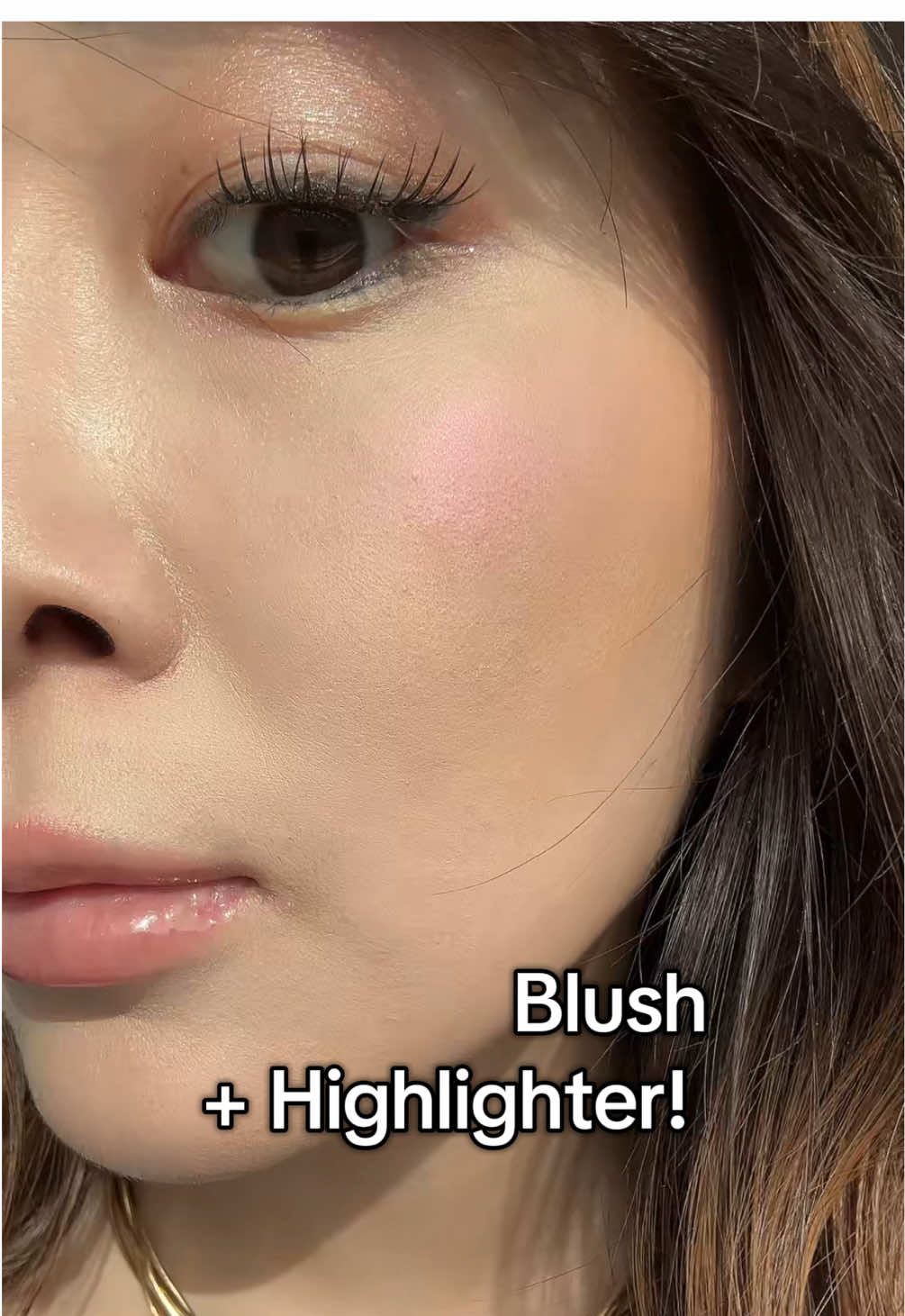 In love w/ the @fwee blush-lighter 🫰 #fwee #fweehighlighter #fweeblushlighter #highlighterhack #pinkhighlighter #uniquehighlighter 