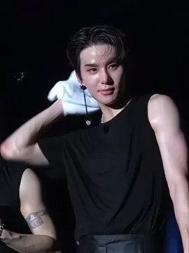 uncle comedian🤙🏻🤙🏻 #jungwoo #kimjungwoo #nct #nct127 #nctzen #jungwoonct #nctedit #sijeuni #💚💚💚 #fyp #foryou #foryoupage #fyppppppppppppppppppppppp 