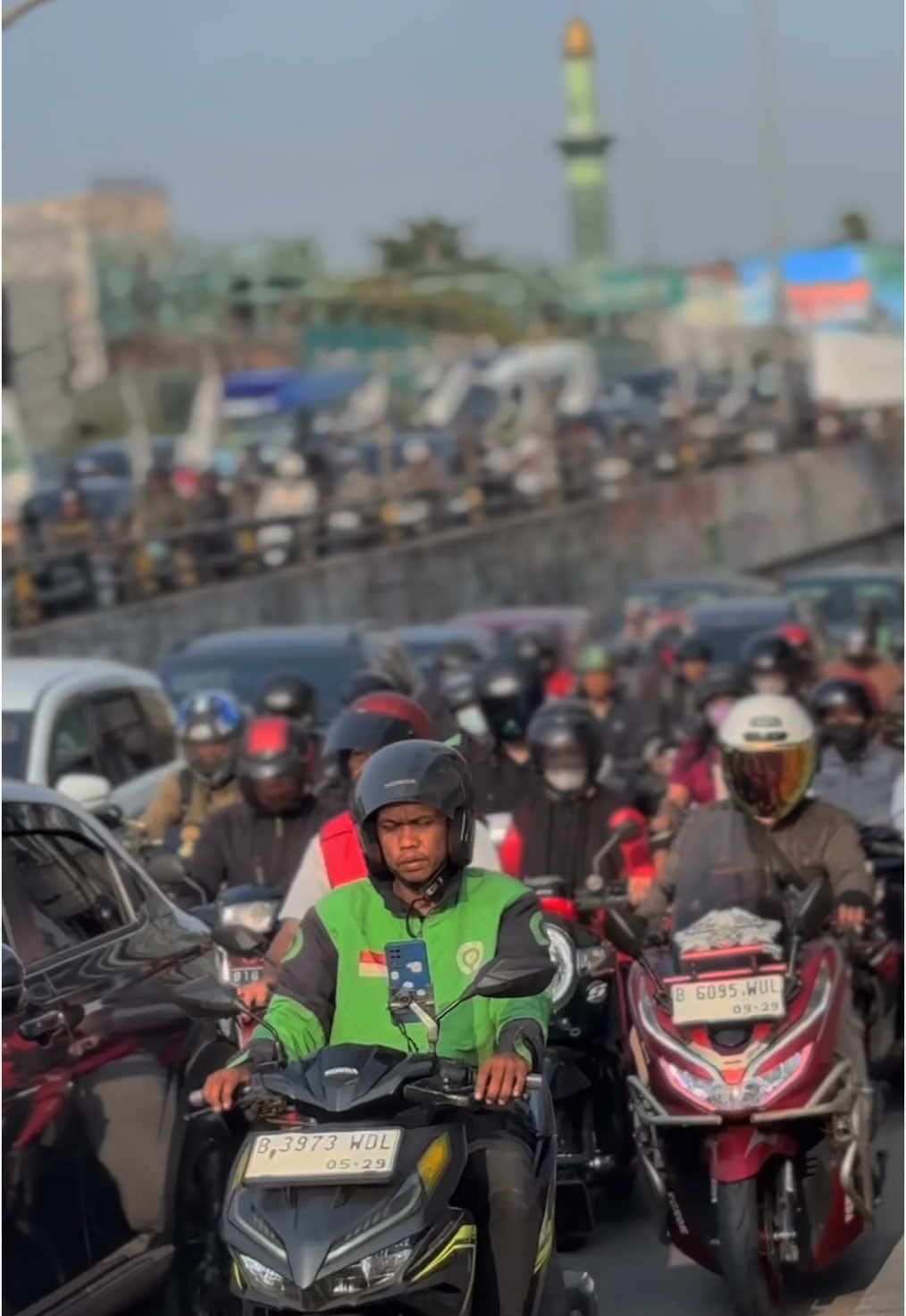 Vibess Pagi Ciputat 🛵☕️ #tangsellife #tangsel #ciputat #jalanan #suasana #pagi #ciputattangsel #fyp #fypage #fypviralシ 