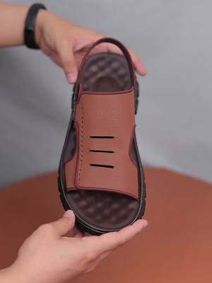 Anda tidak membutuhkan banyak sandal musim panas, sepasang sandal yang nyaman sudah cukup!