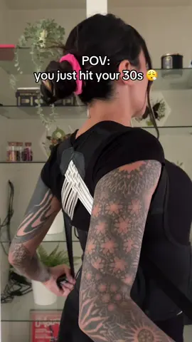 Don’t let bad posture and back pain hold you back from living your best life in your 30s 🙌#posture #posturefix #posturecorrection #backpain #neckpain #tiktokmademebuyit 