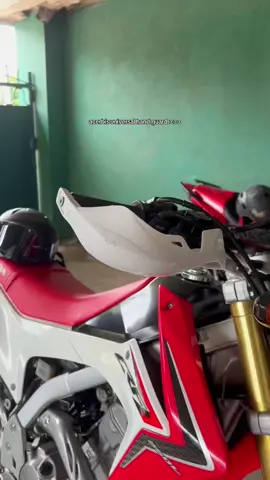 acerbis universal hand guard.  #fyp #motorcycle #moto #honda #crf #crf150l #crf250l #crf300l #klx150 #xrm #xrm125 #honda #hondacrf #xr #acerbis #acerbishandguards #reccomendation #recommendationsplease #tiktokshop #tiktokshopmarketplace #tiktokmademebuyit #tiktokmademebuyitviralproducts #philippines 