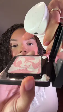 how is this even possible ??!!! 🫢🫢@carslan_us #carslan #flawlesspowder #viral #settingpowder #waterproof #makeup #beauty 