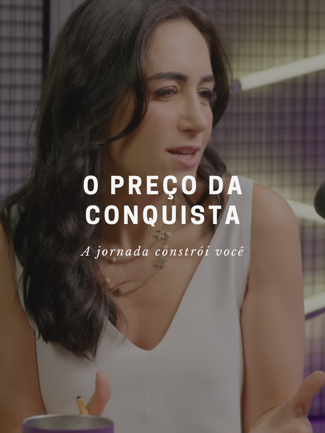 Pouca gente fala sobre o que custa, de verdade, construir algo do zero. É acordar com dor e ainda assim sentar para trabalhar. É seguir em frente mesmo exausta, sem saber exatamente quando as coisas vão melhorar. Mas, no meio do caos, uma certeza sempre volta: não existe conquista sem sacrifício. E, com o tempo, cada noite mal dormida, cada dúvida, cada escolha difícil — tudo encontra seu lugar. O esforço sempre deixa marcas, mas também deixa frutos. Porque por mais pesado que pareça, quem persiste colhe. Sempre. Salve este post para lembrar disso nos dias mais difíceis.