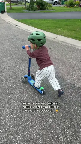 1. The increase in coordination & balance 👏🏼 2. The gross motor skills they need to learn to be able to move is amazing!!!  3. The confidence that comes with learning 😭  Definitely my 2 and 3 year olds favorite thing to do outside this summer!!!  FAVE SCOOTERS + HELMETS LINKED IN MY Bi0 🛴  #toddlermusthaves #toddlerapproved #summermusthaves #outsidefun #fyppp #motorskills #toddlermom #momof2 #toddlermomsoftiktok #outdooractivities 
