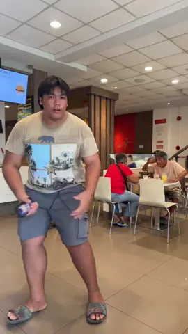 #fypシ゚ #foryou #foryoupage #fyppppppppppppppppppppppp #golem #spinmove #stepback 