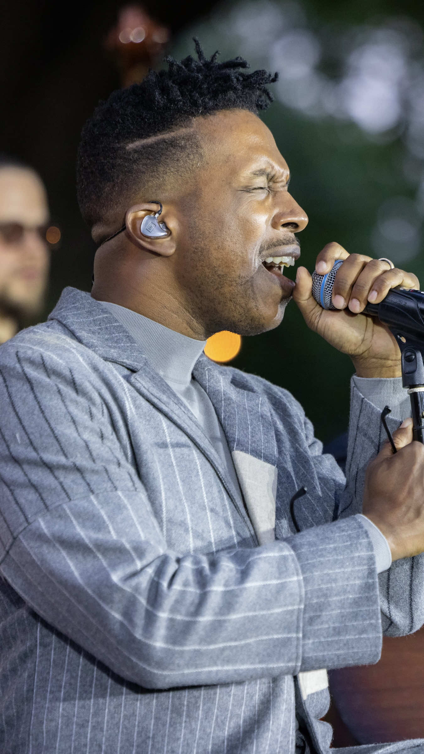 We couldn’t WAIT FOR IT!! 🧡🎉 Last night, Leslie Odom Jr. took the stage at The Public’s 2025 Gala to celebrate the return of Free Shakespeare In The Park, the 10th anniversary of HAMILTON, the 50th anniversary of A CHORUS LINE, and the debut of the revitalized Delacorte Theater. Don’t miss him as he returns to HAMILTON this September as Aaron Burr—10 years after he first premiered the role at The Public! #broadway #thepublictheater #hamilton #hamil10 #leslieodomjr #waitforit #hamiltonmusical #hamiltontiktok @Hamilton 