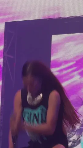 count on me to get that jhoanna fancam 😛 #bini #biniph #biniworldtour2025 #biniverse #biniversehouston #bini_jhoanna 