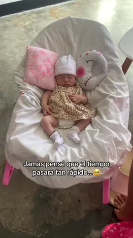🥺🥹 #amoraprimeravista #amorverdadero #mamaprimeriza #jamaspensequeeltiempopasaratanrapido🥲🥲🥺 #miniña #mibebe 