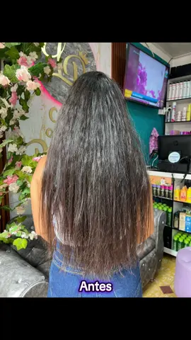 Resultados que enamoran Alisado Permanente#Lisosperfectos#peluqueria#hidratacionprofunda#trabajoconamor#brilloespejo#alisadovegano#tiktok#viral#paraty 