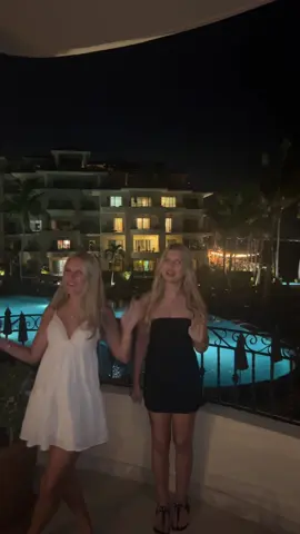 #sisters #vacay #fitcheck #fyp #foryoupage 
