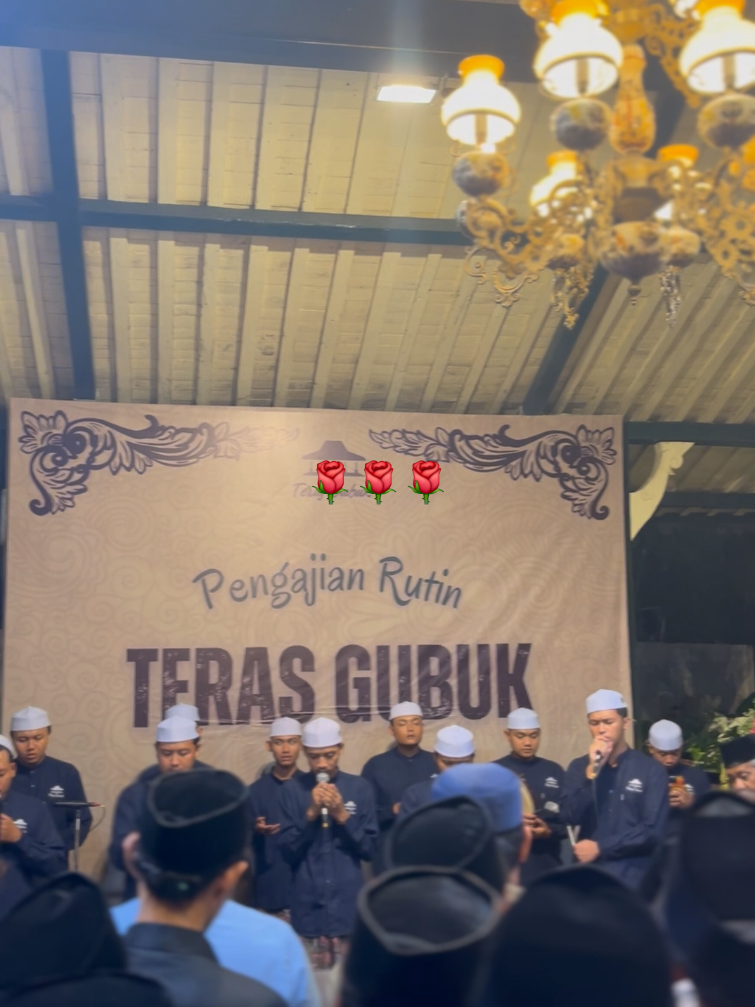 puncak kerinduan 🌹🌹🌹 @Team Hadrah Gus Kautsar @Teras Gubuk  #ngajirutinterasgubuk #terasgubuk #hadrohterasgubuk #mahalulqiyam #mahalulqiyamfyp #tholaalbadrualaina #sholawat #guskautsar #fyp #fyppppppppppppppppppppppp 