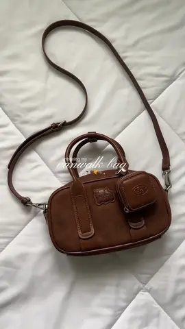 Replying to @riri unboxing my vanwalk bag ! the quality is top tier 🙌🏻💫 @Vanwalk_PhilippinesOfficial #vanwalk #unboxing #newbag #slingbag #handbag #fyp #trending #viral 