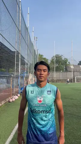 Selesai mengalahkan Manchester United bersama Asean All Star beberapa waktu lalu, @kakangrudianto33 bek tangguh Persib Bandung latihannya di @minisoccercianjur_ Kalian kapan mainn disini?  #radarcianjur