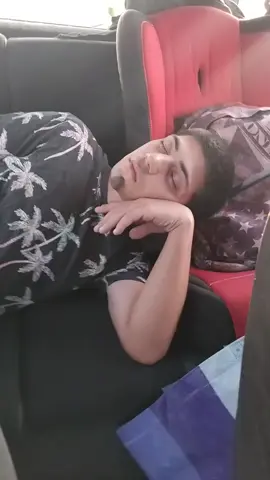 @moukanis_💈  κάτσε και κοιμήσου  μην σηκώνεσαι 🤫😂 #viral_video #foruyou #fyp 