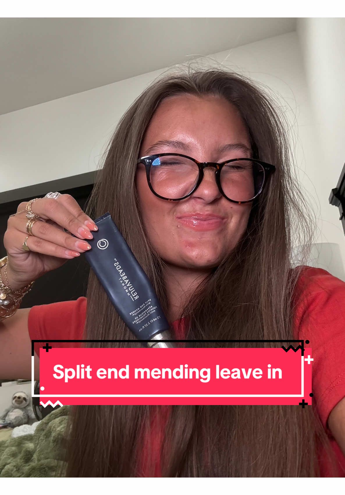 I’ve been using this product for 4 years straight!! I swear by it. Especially if your hair “won’t grow past a certain point” — you need a leave in to help length retention🧚 #splitend #splitendmender #leavein #hairwontgrow #deadends #splitendhelp 