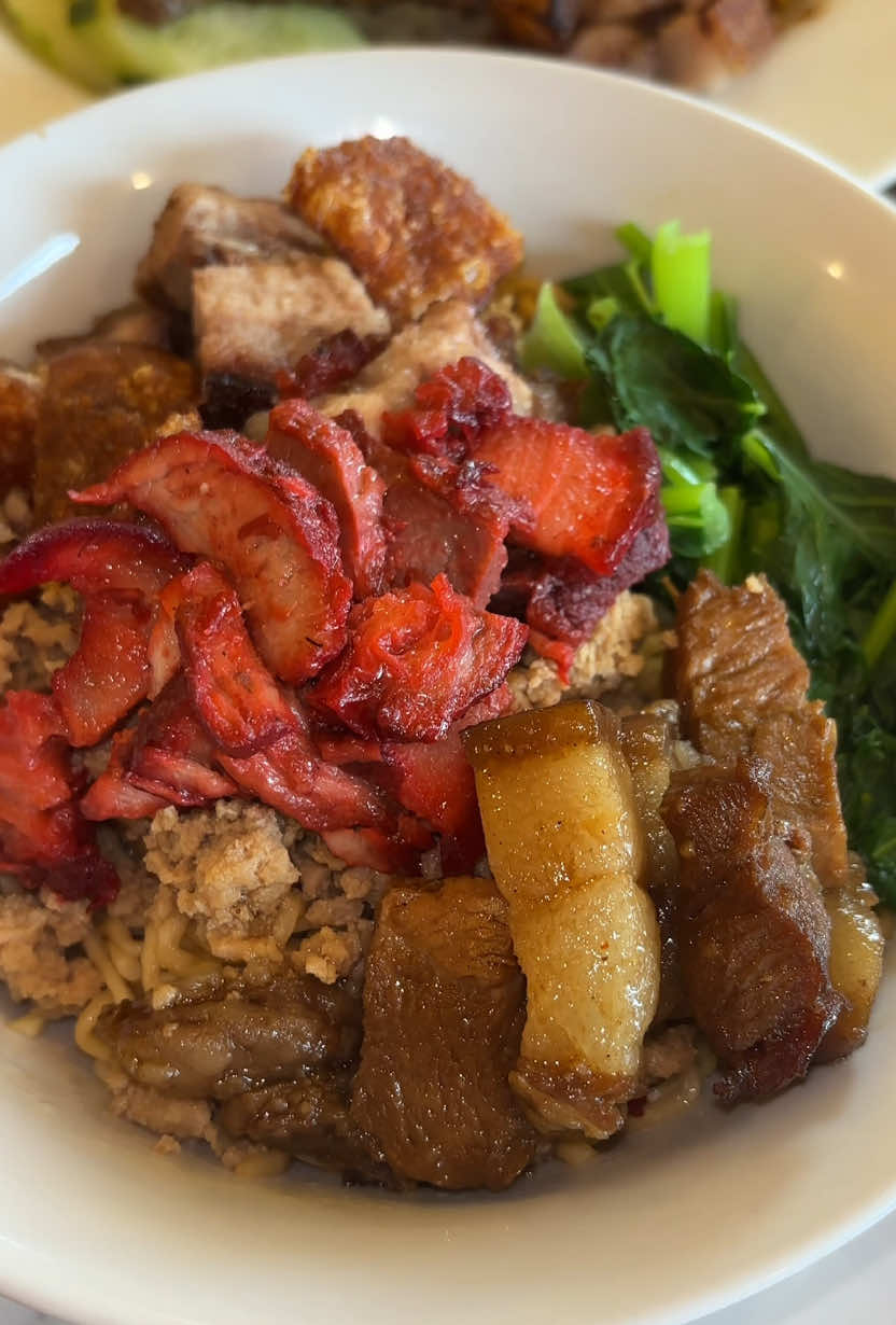 Hidden gem kuliner perbabian di Lampung yang udah jadi langganan keluargaku dari dulu 🥰 @micuro.lampung  📍Mi Cu Ro  (Chinese Pork Specialist) (Non Halal) #lampung #bandarlampung #kulinerlampung #lampungkuliner #kulinerbandarlampung #kulinerlampungmurah #lampungviral #lampunghits #explorelampung 