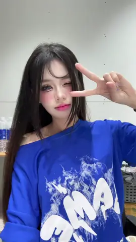 Thì tôy hông xài fiu tơ nứa😗 tôi k phải AI😗