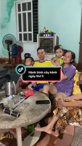 Hành trình này còn gian nan vất vã lắm chị em bỉm  sữa chúng mình cùng nhau cố gắng ạ . Chồng sắp đi làm xa nhìn con bám bố mà thương cả nhà mình cùng nhau cố gắng các chị có cùng cảnh chồng đi làm xa như em không ạ #hanhtrinhxaykenh #tapxaykenh #xaykenh #mebimsua #xuhuong #xaykenhtiktok #mebimsuachamcon #mebimxaykenh 