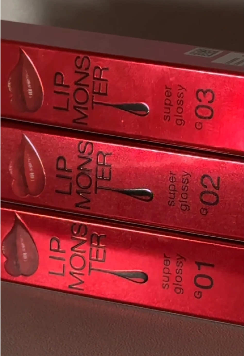 pov: you’re in your super glossy girl era 👄  KATE’s Super Glossy collection available in 3 shades: 🍒 Juicy Red 🤎 Terracota Brown 🎀 Drop Pink Get yours today — Available in our yellow basket and all your favorite beauty shops!